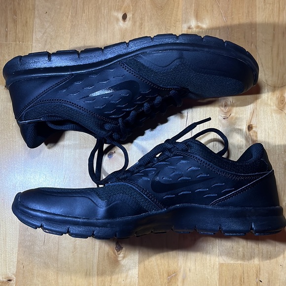 Nike Orive Running Shoe- all black womens 7 - Picture 2 of 5